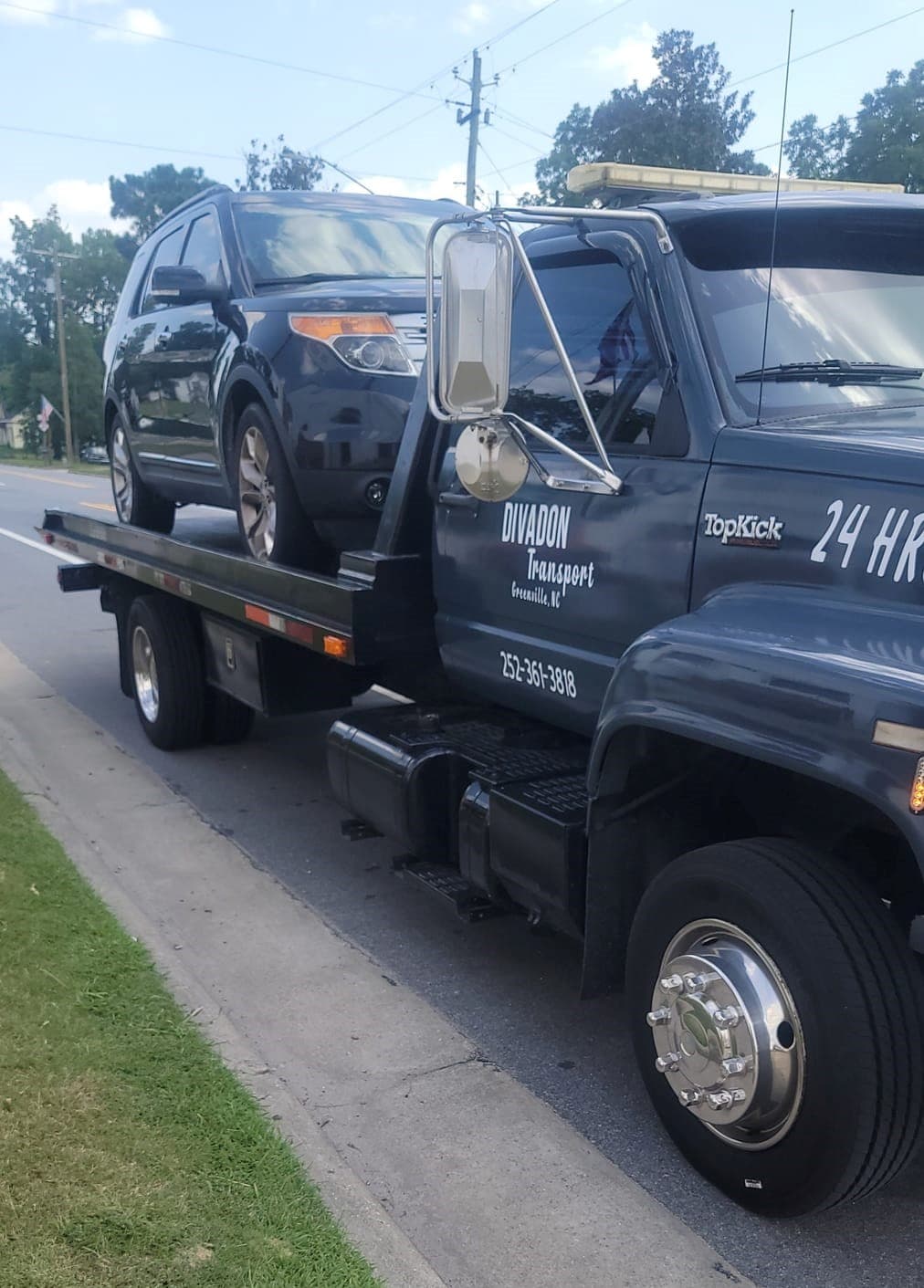 Divadon Transport & Towing wrecker serving Pitt County, NC